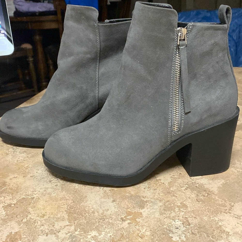 TOP SHOP HIGH TOP SUED BOOTS NEW WTH- NICE DURABLE HEELS